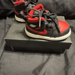 Jordan 1s Mid 