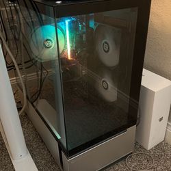 Gaming Pc RTX 5060 with ASUS gaming monitor 180hz