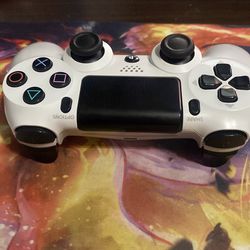 PS4 controller