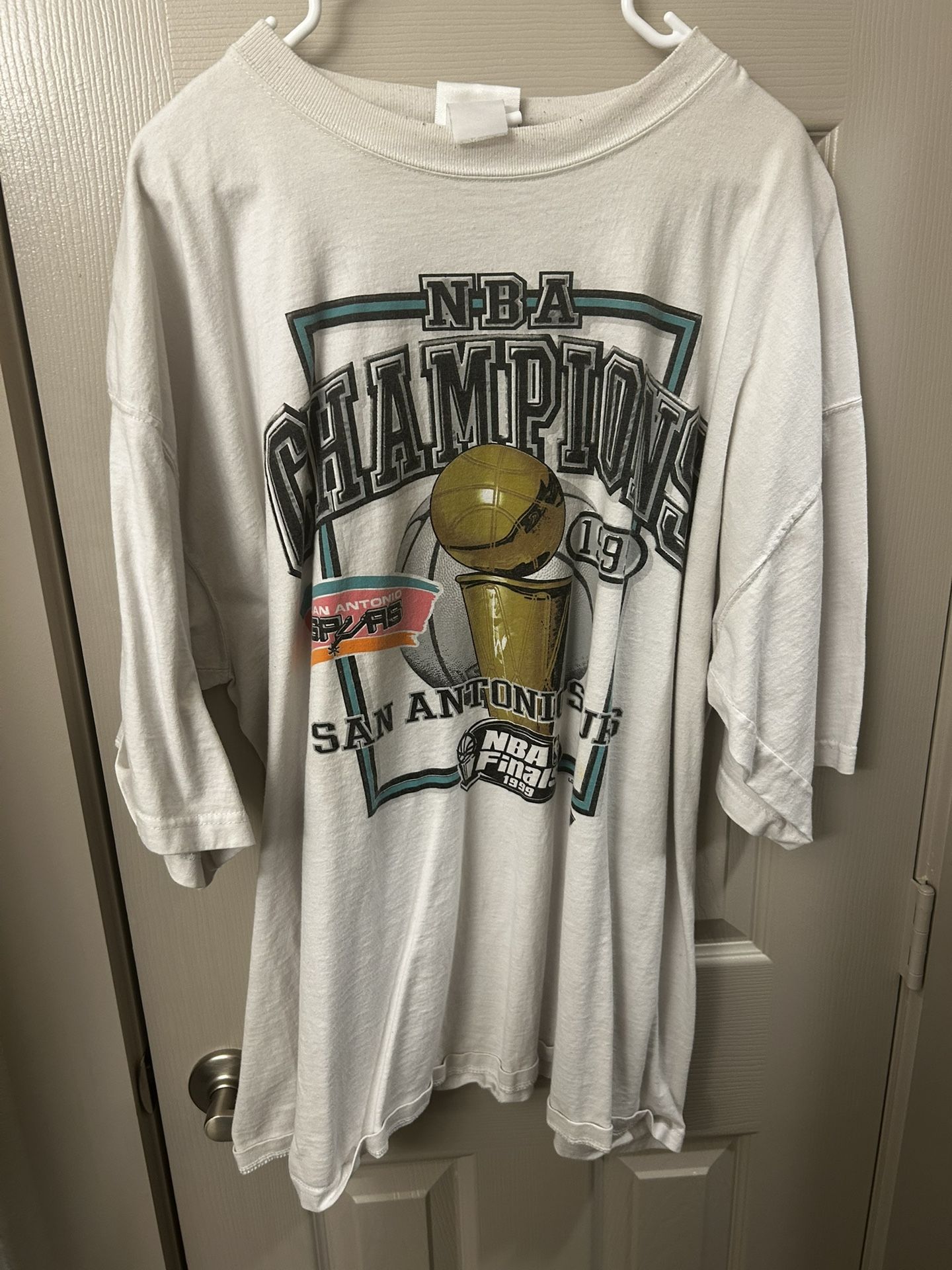 VINTAGE 1999 SANANTONIO SPURS NBA CHAMPIONS