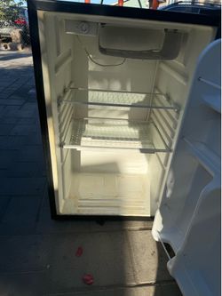 Mini refrigerator