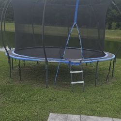 Trampoline 