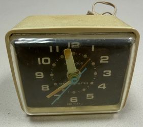 Vintage General Electric Luminous Alarm Clock Timer