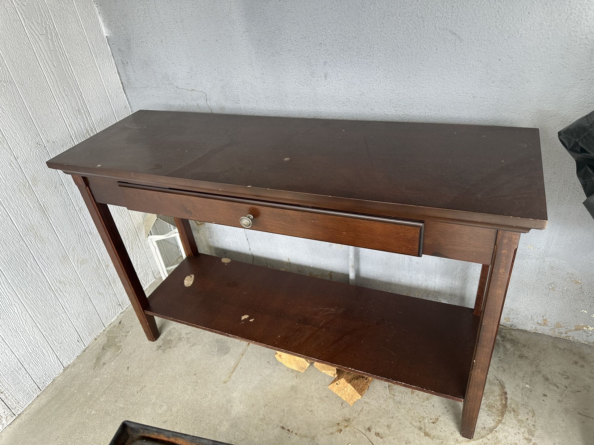 Front Desk/back Sofa Lamp Table