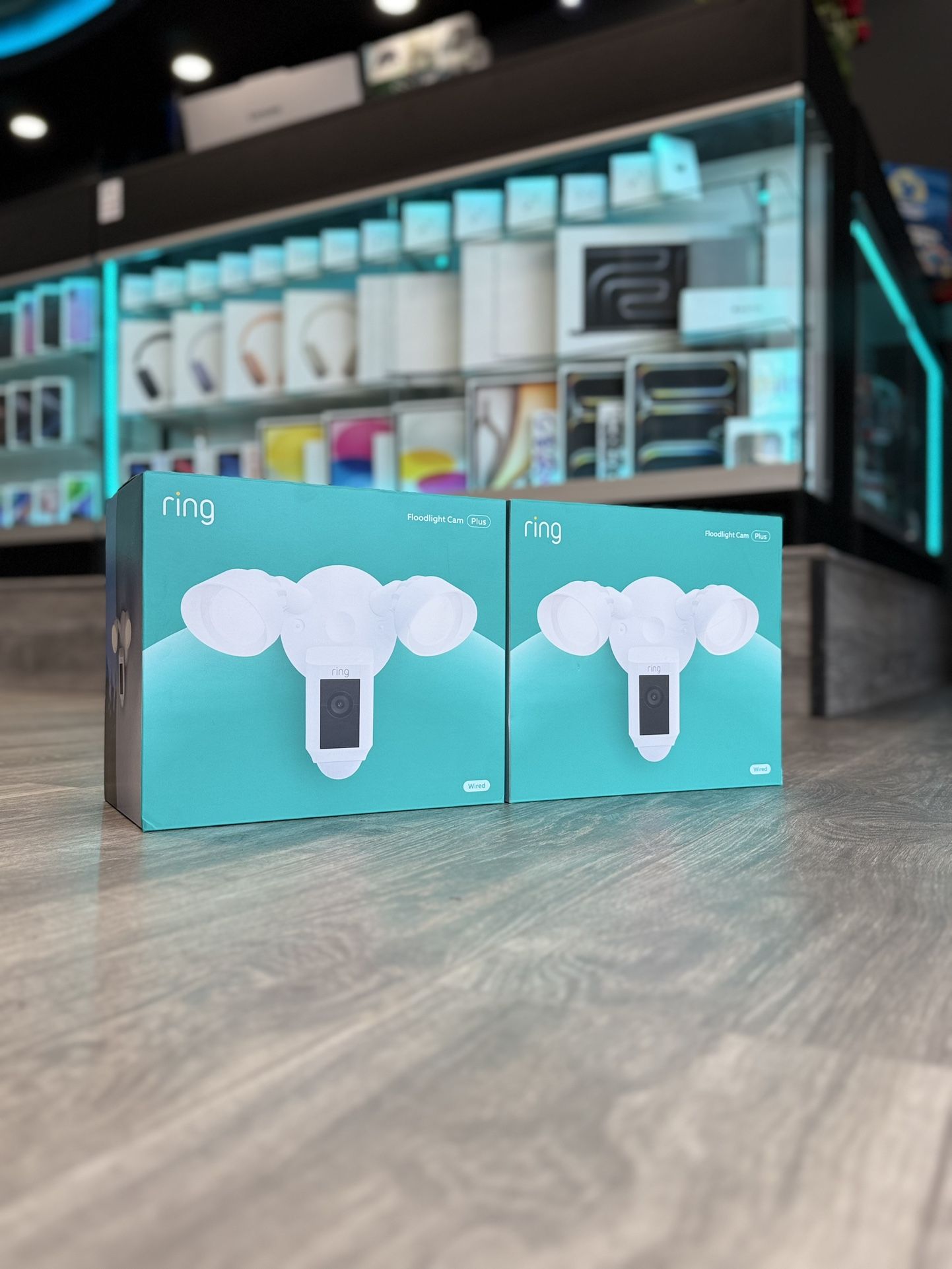 Ring Floodlight Cam Plus Wired ( Payment Plans Available / Planes De Pagos Disponibles )