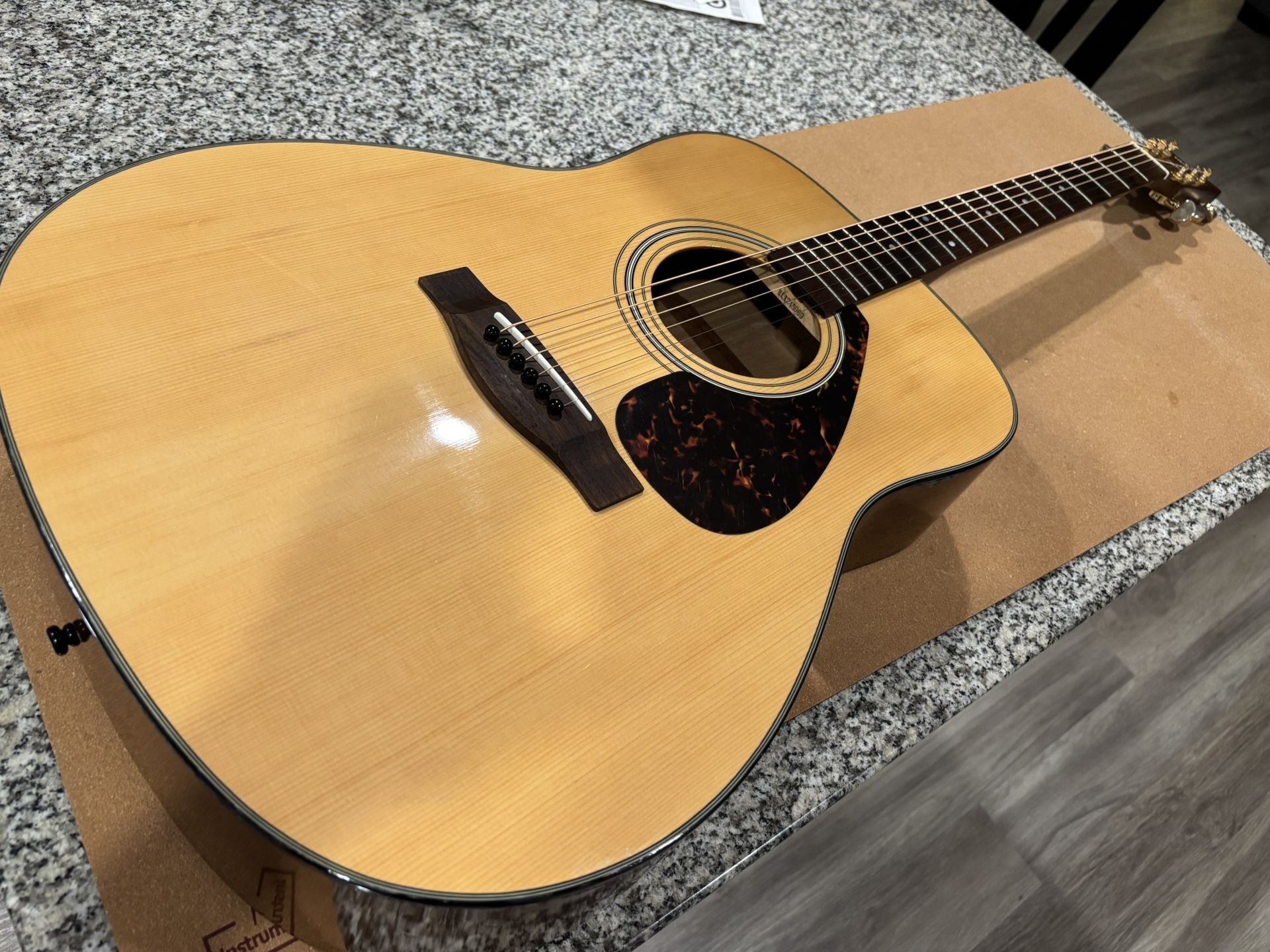 Yamaha F-335 Acoustic Guitar With Accessories