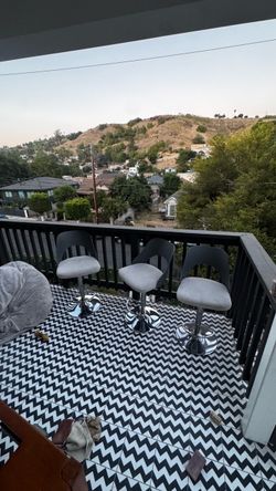 Counter stools (3)