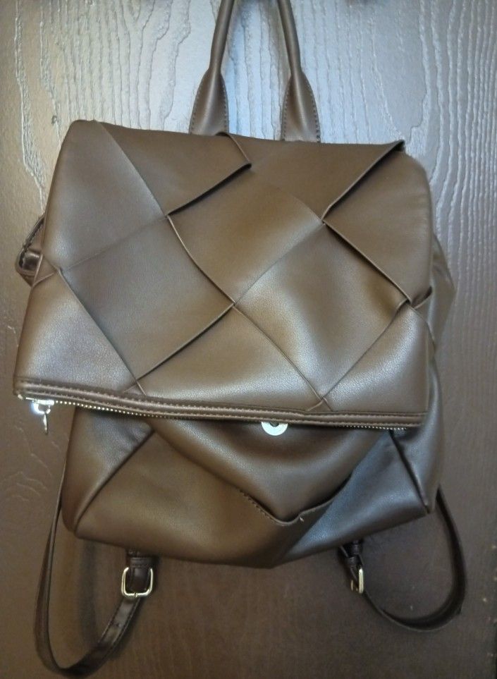 BROWN LEATHER BAG
