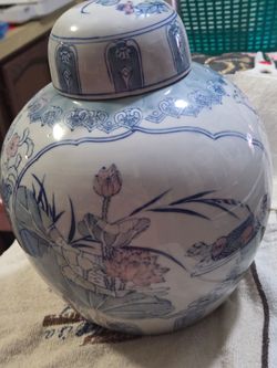 Vintage White&Blue Ginger jar