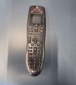 Logitech Harmony 700 universal remote - barely used