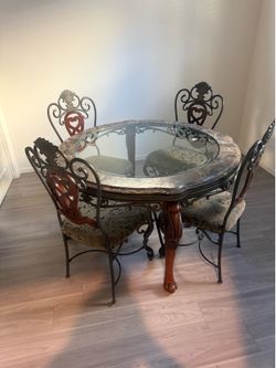 5  set dinning table. Mable and glass