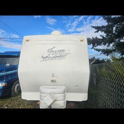 2005 Jazzy thor 31 foot jazzy thor one pop out