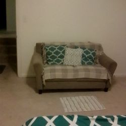 Love Seat (Brown)