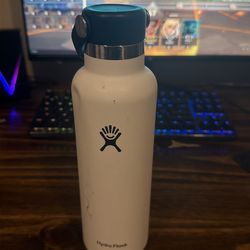 White hydro flask 21 oz  water bottle juice container water proof