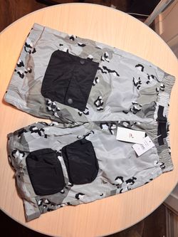 🕊️ NWT Staple Pigeon Nylon Utility Cargo Shorts - Grey Camo (Size S)