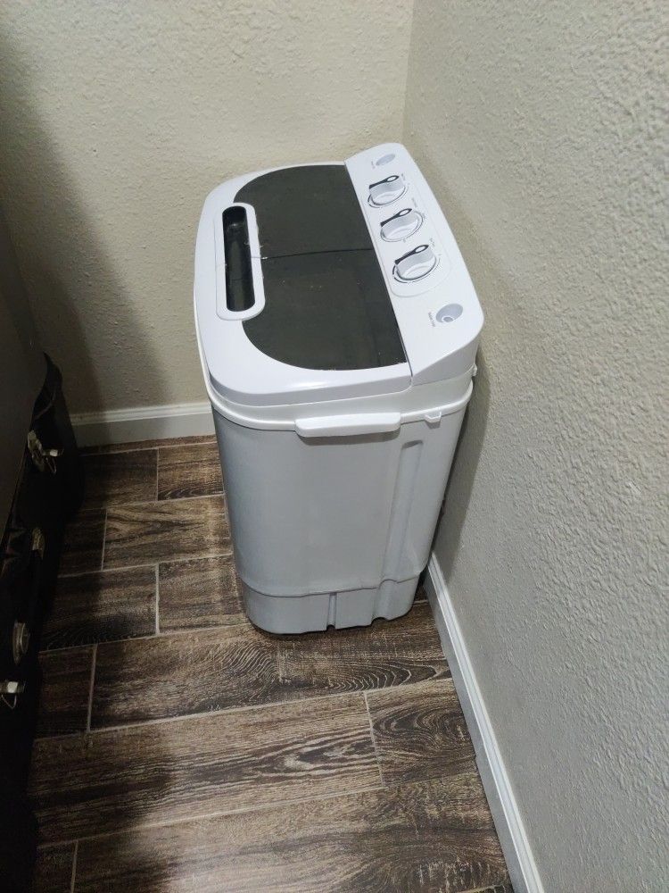 PORTABLE WASHING MACHINE
