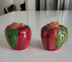 Apple Salt And Pepper Shakers