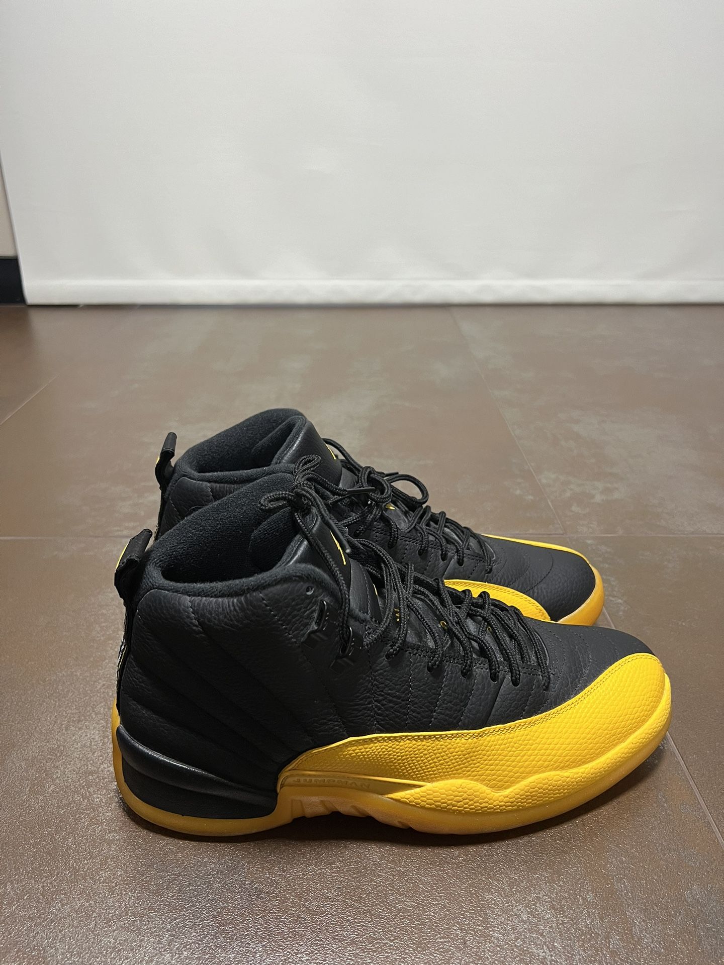 Jordan 12 Retro Black University Gold - Size 10.5