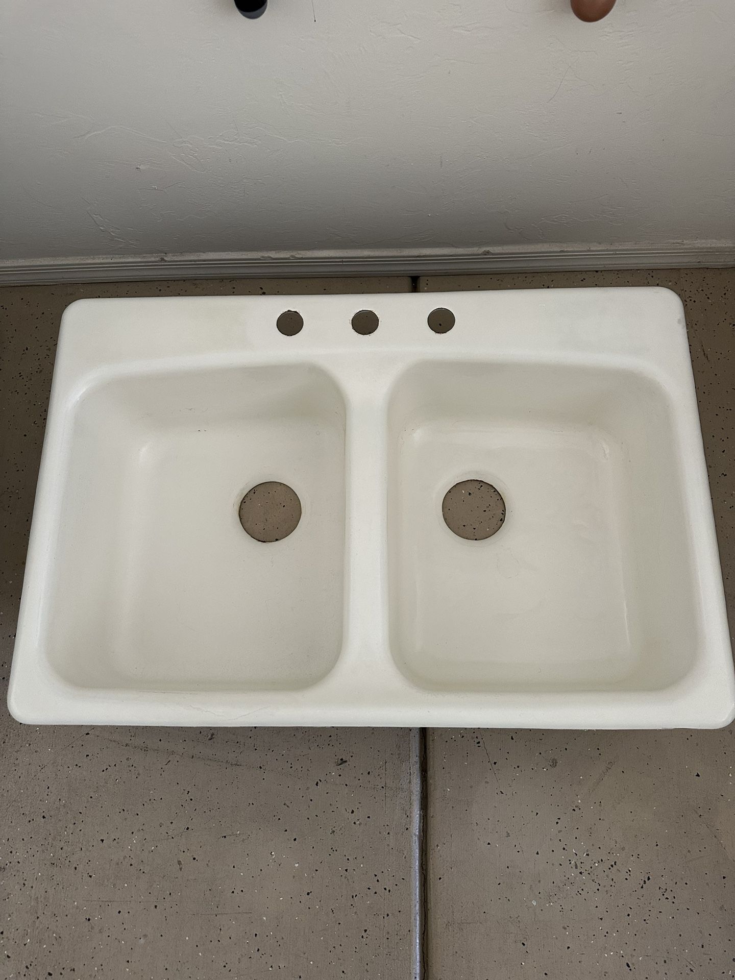 KOHLER DOUBLE CAST IRON SINK