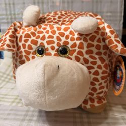 Giraffe plush toy