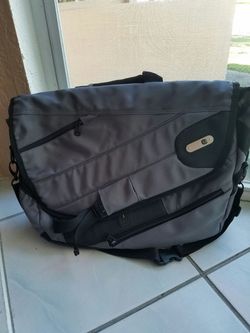 FUL Brand Messenger Powerbag. Charge ur devices inside the bag. Need an AC Adapter.