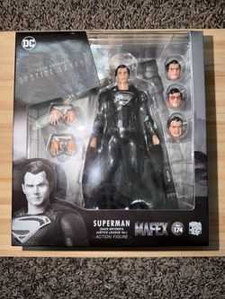 Mafex Superman (Black Suit)