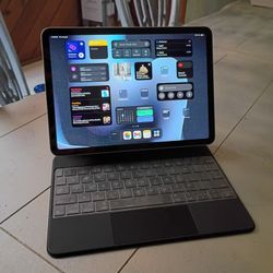 iPad Air 5th Gen (256GB) + Magic Keyboard