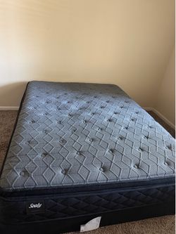 Queen mattress Sealy