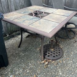 Outdoor Table And Chairs 