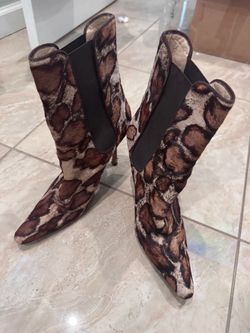 Manolo blahnik size 39 1/2