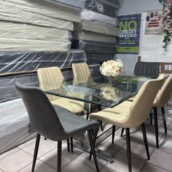 Dining Table And 6 Chairs 