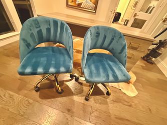 Set of 2 swivel office chairs with gold base - like new