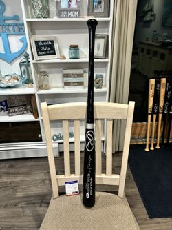 Reggie Jackson autographed baseball bat