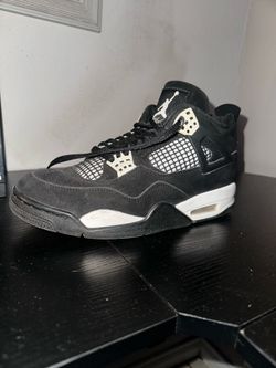 Jordan 4 retro white thunder size 8.5