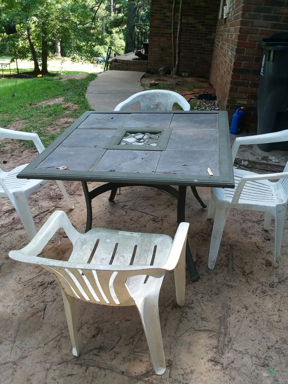 Out door furniture with 4 chairs will deliver for a small fee