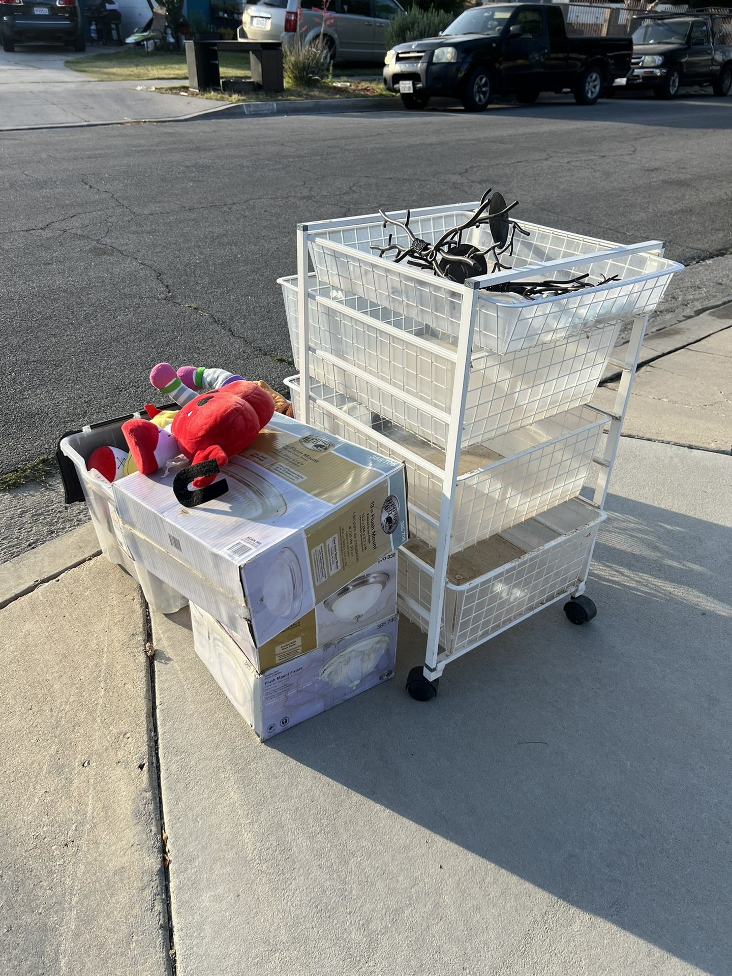 Free Lamps, Toys And Rack