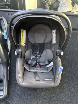 Infant/ toddler car seat with 3 bases included