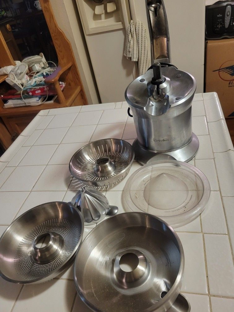 Brivelle Juicer