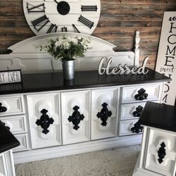 Beautiful Farmhouse Style King Bedroom Set 