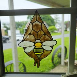 Handmade Bee Gallery Glass Window Cling – Stained Glass Style – Reusable
