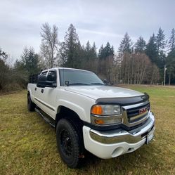 2007 GMC Sierra 2500 HD Crew Cab · 4x4 Silverado Truck