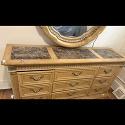 Dresser With Mirror