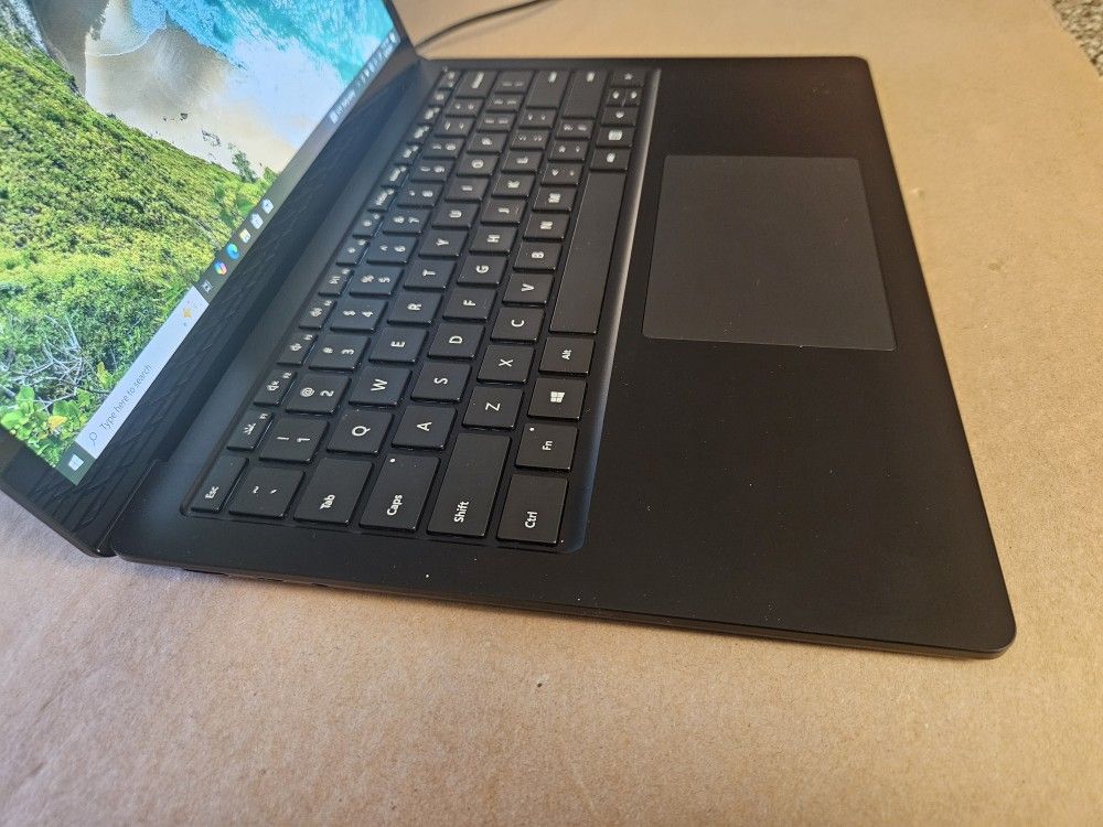 Microsoft Surface Laptop 14" Touchscreen i7 16gb Ram 512gb SSD NVMe Drive Excellent Condition