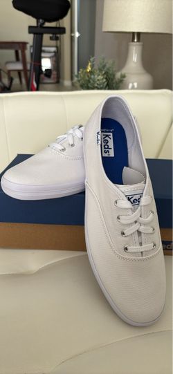 Keds women’s white canvas snickers