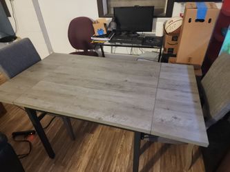Folding end dinner table with 4 chairs