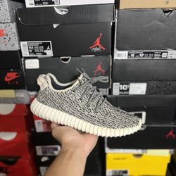Adidas Yeezy 350 Turtle Dove size 9.5 VNDS