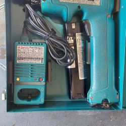 Makita drill driver With Metal  case