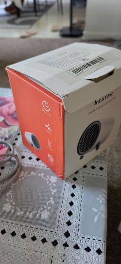 Compact Electric Desktop Space Heater (500W) - Like New / Brand New