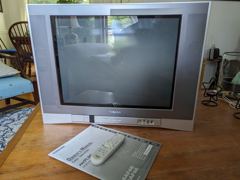 T.V Toshiba CRT TV 20” Retro Gaming 20AF46 Excellent Condition