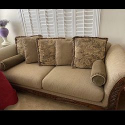 Beautiful Living Room Set!